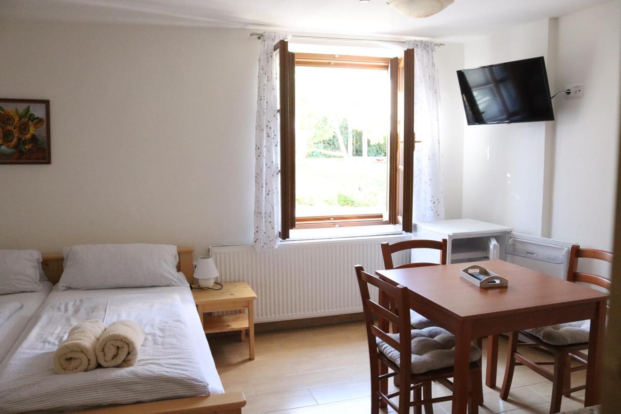 Penzion-Apartman Soucek Їндржихув-Градец Екстер'єр фото